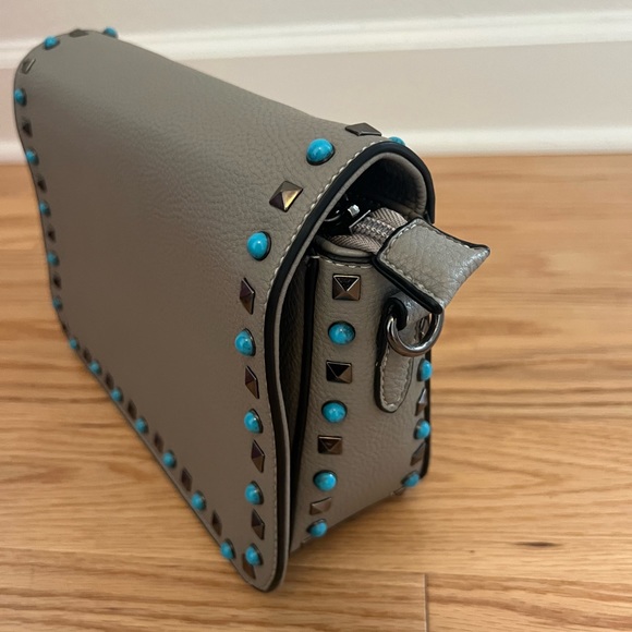 Urban Expressions crossbody bag, great size and zipper closure - Picture 6 of 6